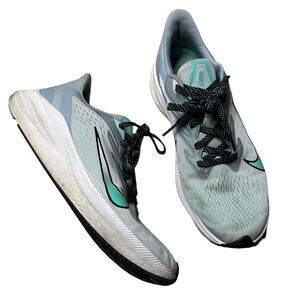 Women’s Nike Air Zoom Winflo running sneaker 9.5